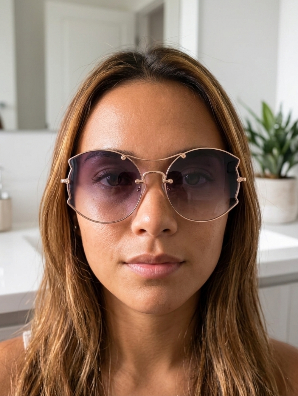 Elegant Gold Sunglasses